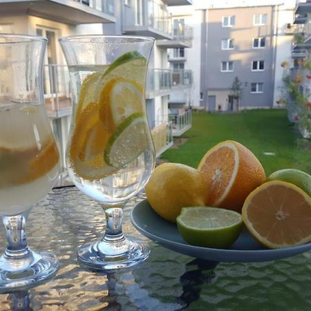 Cztery Pory Roku & Porta Mare Apartment Kolobrzeg Bagian luar foto